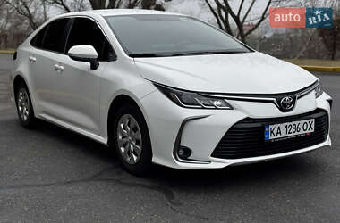 Седан Toyota Corolla 2020 в Киеве