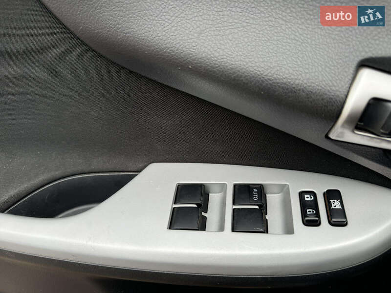 Седан Toyota Corolla 2011 в Києві