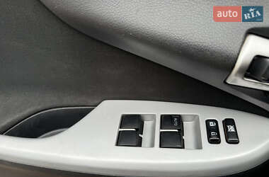 Седан Toyota Corolla 2011 в 
