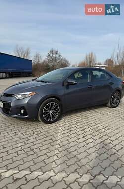 Седан Toyota Corolla 2013 в Львове