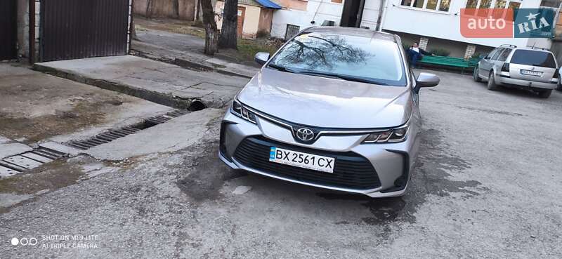 Седан Toyota Corolla 2019 в Кам'янець-Подільському