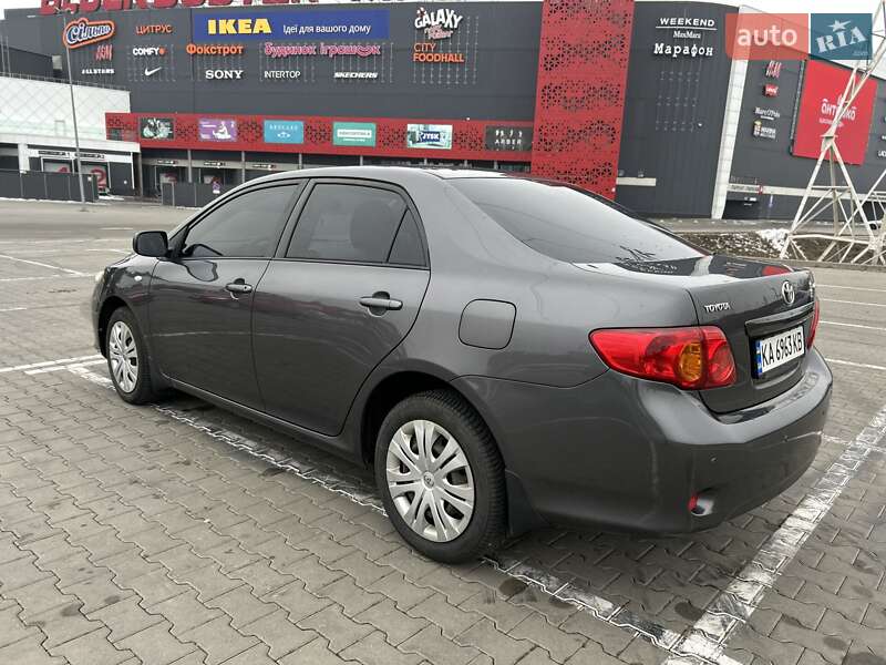 Седан Toyota Corolla 2008 в Києві
