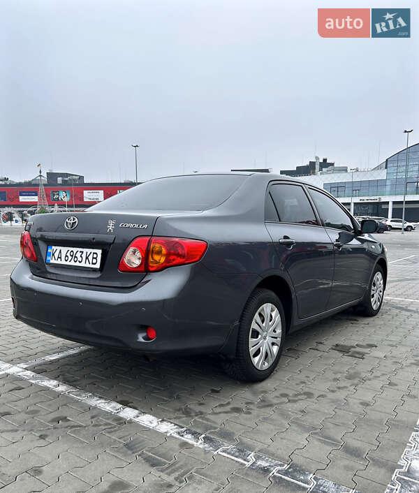 Седан Toyota Corolla 2008 в Києві