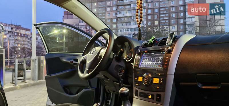 Седан Toyota Corolla 2007 в Дніпрі