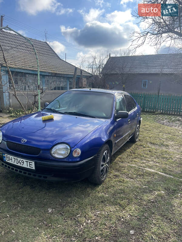 Хэтчбек Toyota Corolla 1997 в 