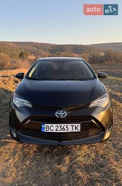 Седан Toyota Corolla 2018 в Львове