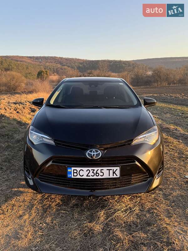 Седан Toyota Corolla 2018 в Львове