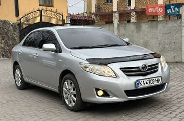 Седан Toyota Corolla 2008 в Львові