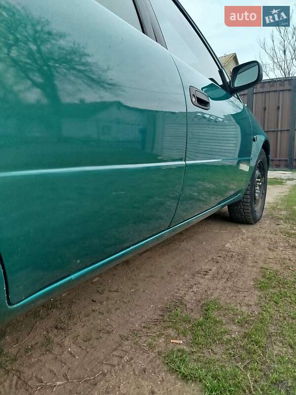 Седан Toyota Corolla 1999 в Одесі