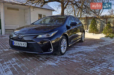 Седан Toyota Corolla 2019 в Прилуках