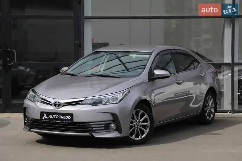 Седан Toyota Corolla 2018 в 
