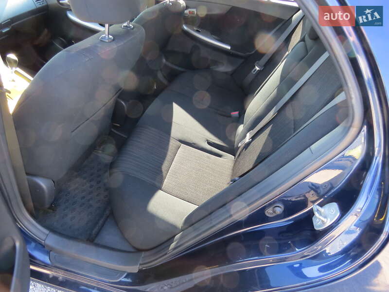 Седан Toyota Corolla 2008 в Кропивницком