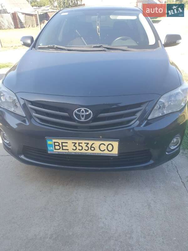 Седан Toyota Corolla 2010 в Южном