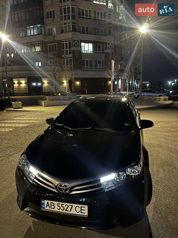 Седан Toyota Corolla 2016 в Умані