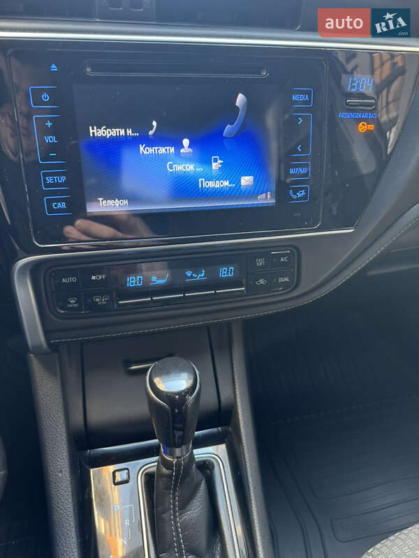 Седан Toyota Corolla 2016 в Ивано-Франковске