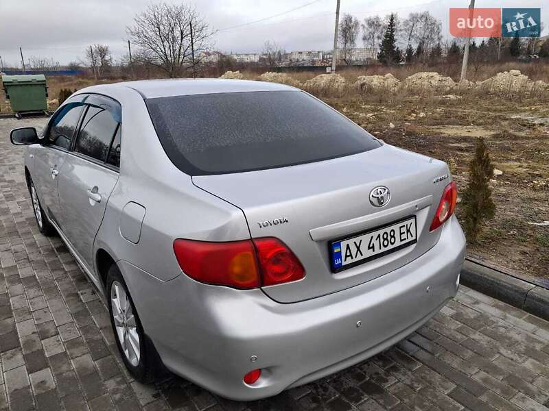Седан Toyota Corolla 2007 в Золочеві