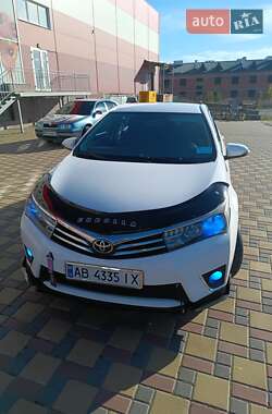 Седан Toyota Corolla 2013 в 