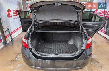 Седан Toyota Corolla 2014 в 