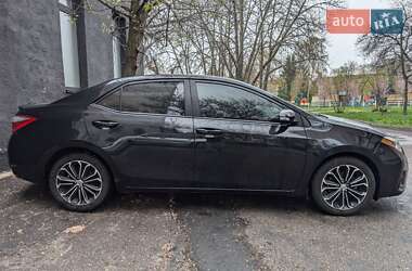 Седан Toyota Corolla 2014 в 