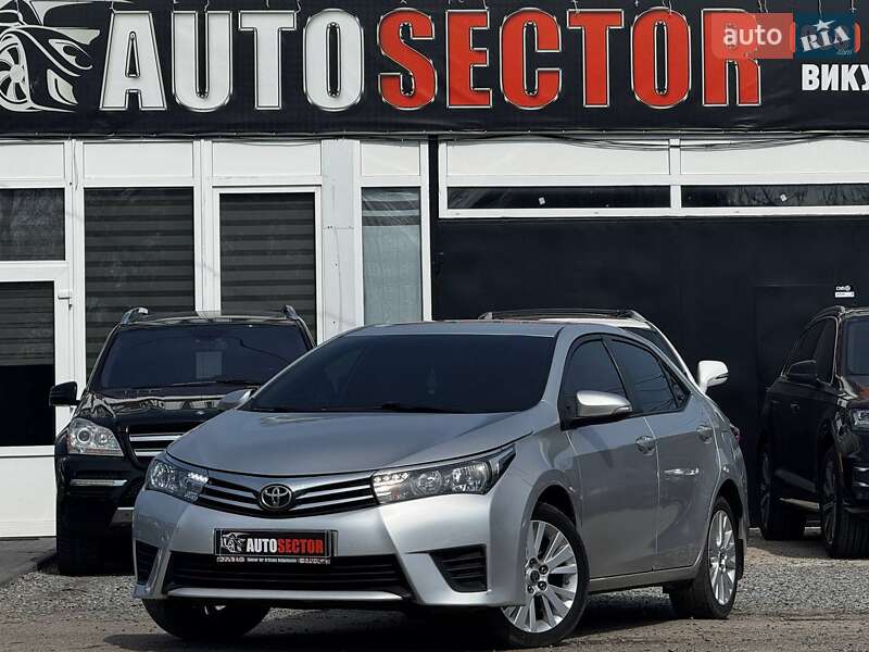 Седан Toyota Corolla 2013 в 
