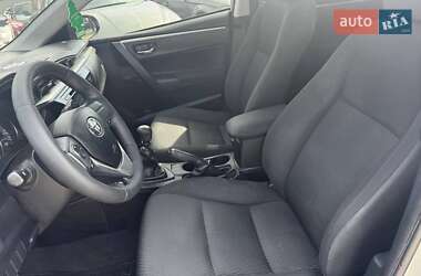 Седан Toyota Corolla 2013 в 