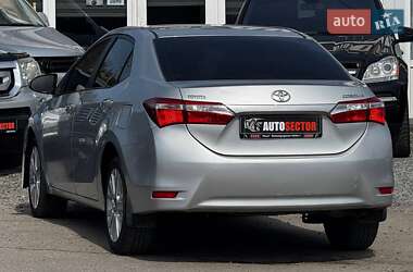 Седан Toyota Corolla 2013 в 