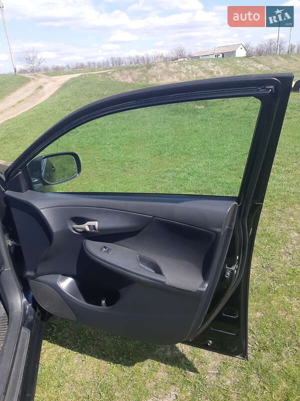 Седан Toyota Corolla 2008 в Кропивницькому