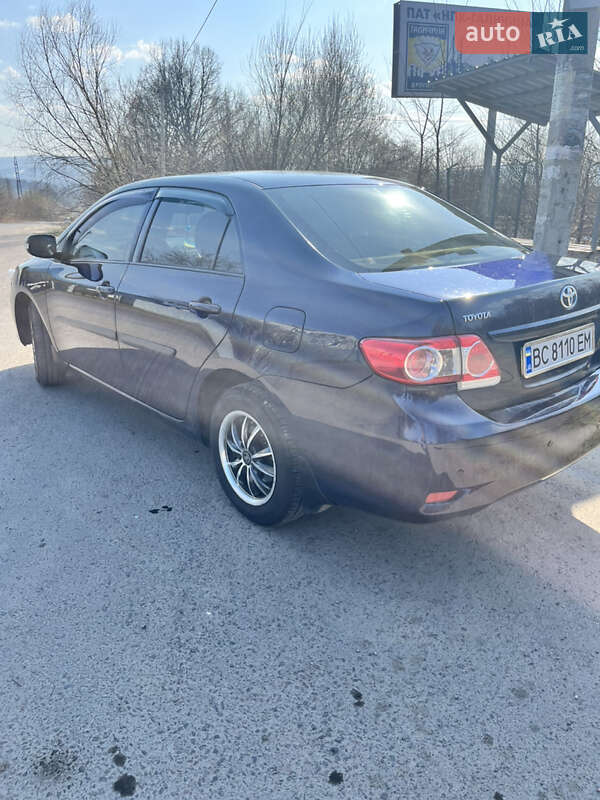 Седан Toyota Corolla 2011 в Трускавце