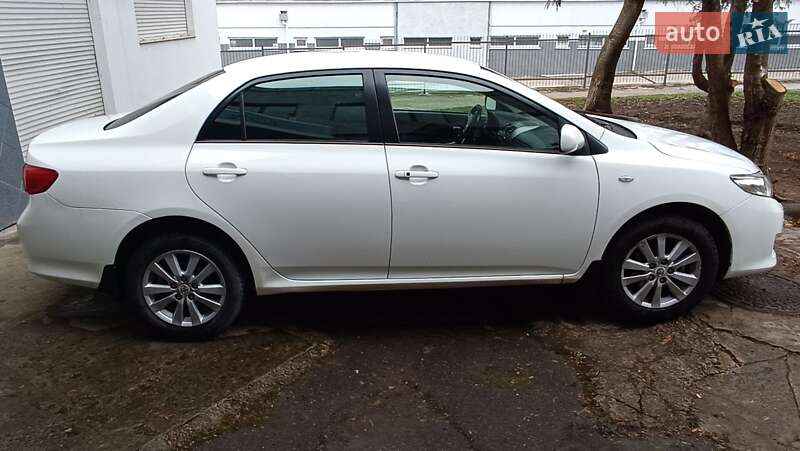 Седан Toyota Corolla 2008 в Тернополі