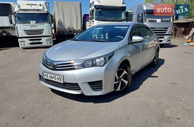 Седан Toyota Corolla 2015 в 
