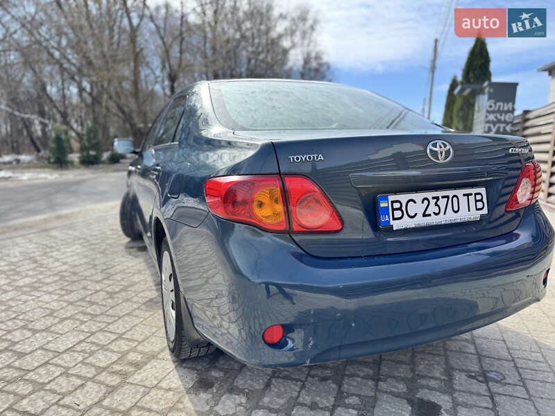 Седан Toyota Corolla 2008 в Львові
