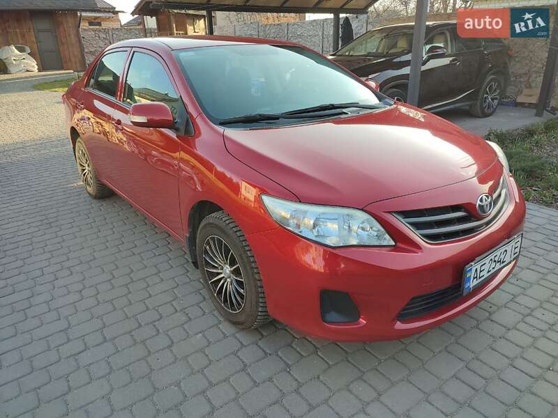 Седан Toyota Corolla 2011 в Дніпрі