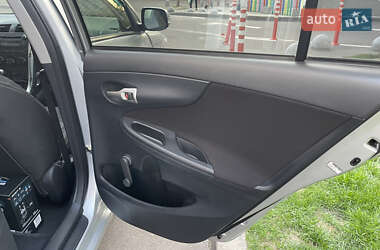 Седан Toyota Corolla 2011 в 