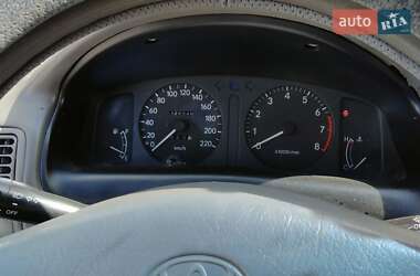 Седан Toyota Corolla 2001 в 