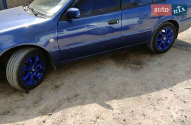 Седан Toyota Corolla 2001 в 