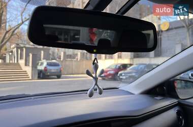 Седан Toyota Corolla 2017 в 
