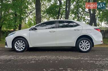 Седан Toyota Corolla 2017 в 