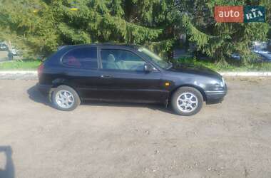 Седан Toyota Corolla 1998 в Києві