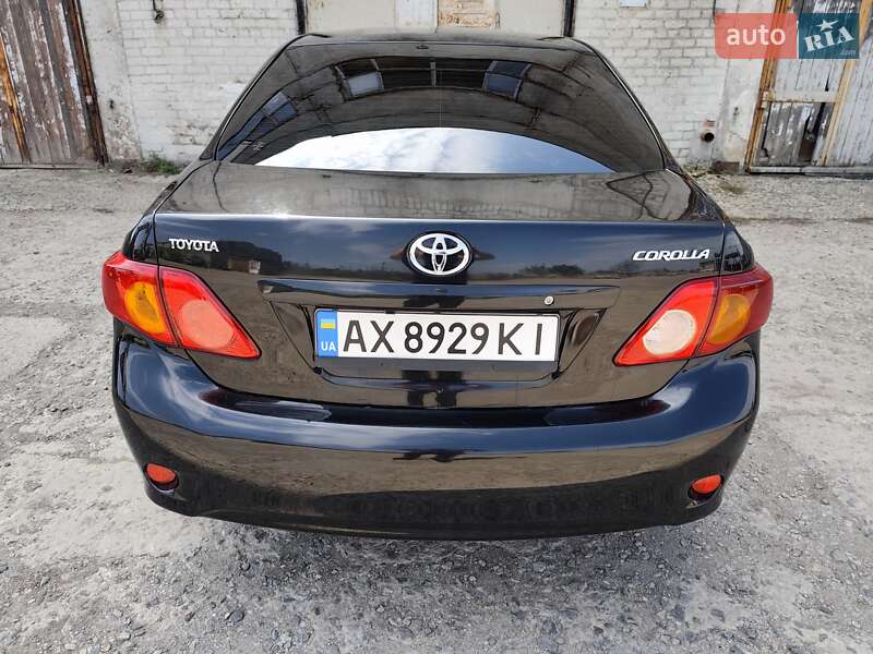 Седан Toyota Corolla 2008 в Лозовой