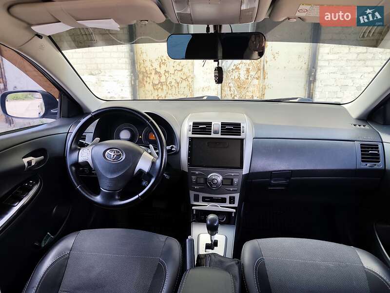 Седан Toyota Corolla 2008 в Лозовой