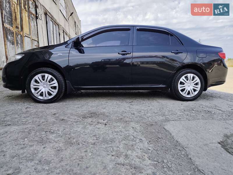 Седан Toyota Corolla 2008 в Лозовой