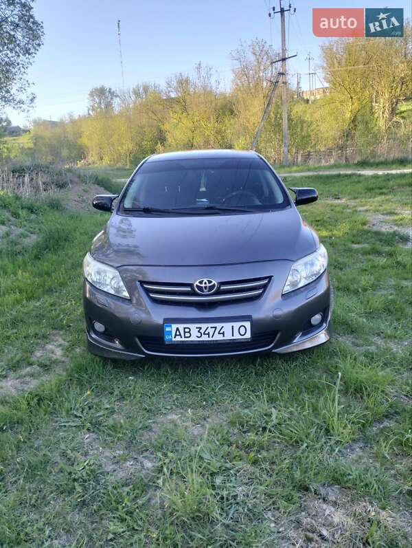 Седан Toyota Corolla 2010 в Мурованих Курилівцях