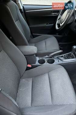 Седан Toyota Corolla 2016 в 
