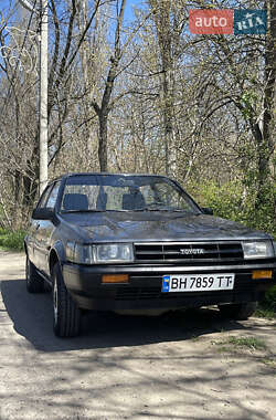 Седан Toyota Corolla 1987 в 