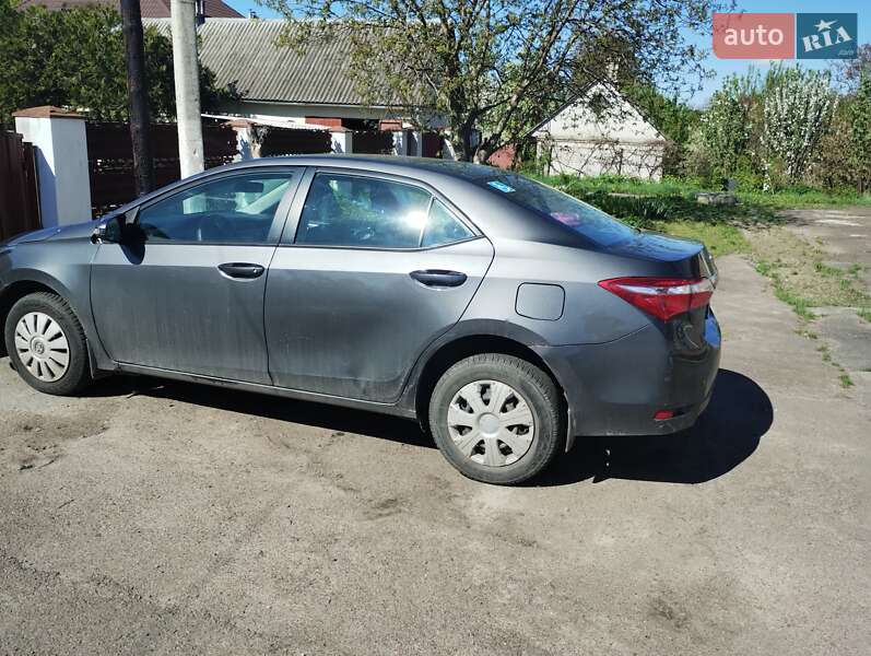 Седан Toyota Corolla 2017 в Луцьку