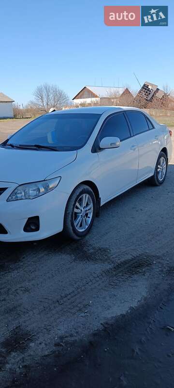 Седан Toyota Corolla 2011 в Вижнице