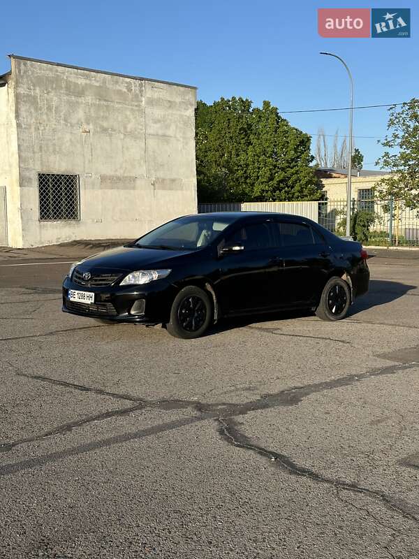 Седан Toyota Corolla 2013 в Миколаєві