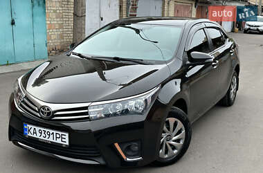 Седан Toyota Corolla 2016 в Киеве