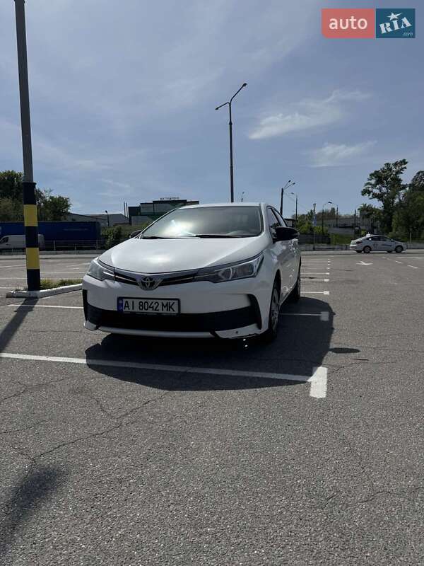 Седан Toyota Corolla 2017 в Києві