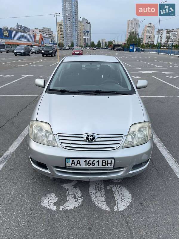 Седан Toyota Corolla 2005 в Киеве